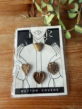 Vintage Heart Button Covers in Antique Gold